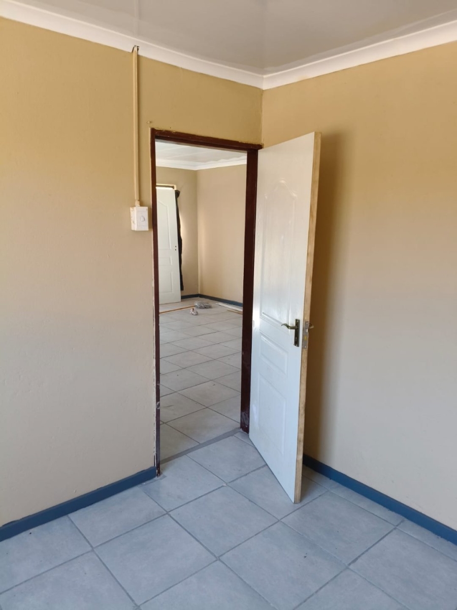 2 Bedroom Property for Sale in Bloemside 4 Free State